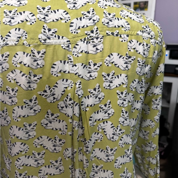 Adorable Lime Green Cat Pattern Button Up Blouse - Picture 3 of 10